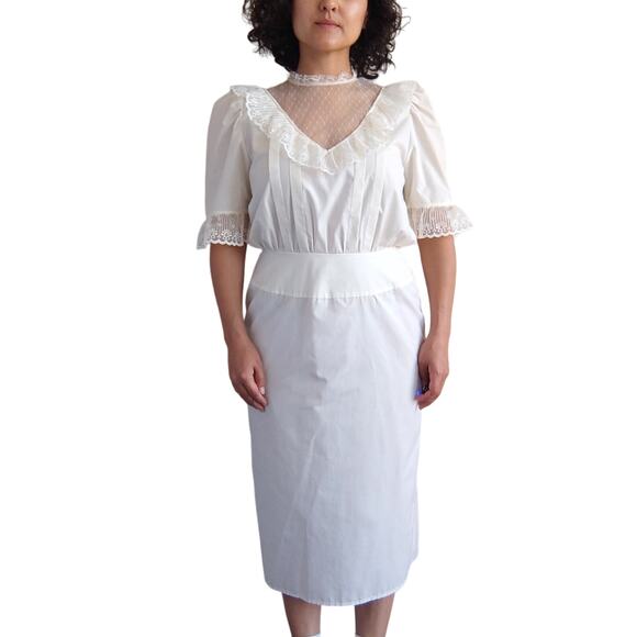 Vintage 80s White Lace Dress with Pearl Buttons – Size 4/6 - Picture 1 of 8